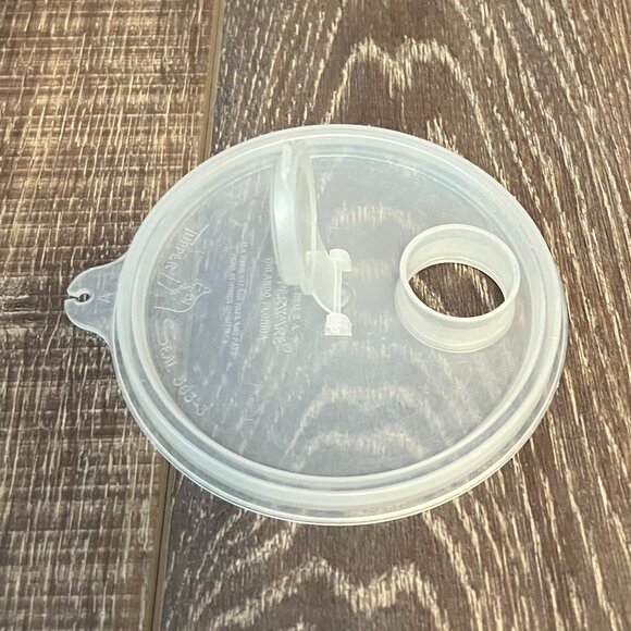 Tupperware Juice Container with Lid - Picture 10 of 12